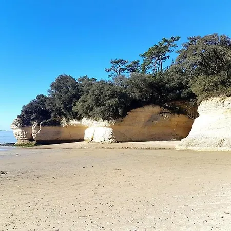 à 800m De La Plage, Piscine Chauffée *