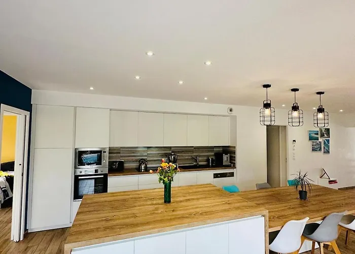 A 800m De La Plage, Piscine Chauffee *