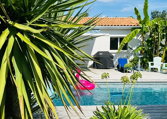 A 800m De La Plage, Piscine Chauffee Villa *